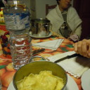 Babcia Maria faszeruje makaron