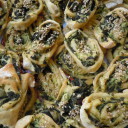 Slimaczki ze szpinakiem i sezamem