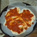 Babcia Maria robi kolejne pizze