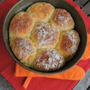 Połączone bułki z dżemem