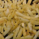 Dzień ziemniaka i przepis z pieca z rozmarynem, szałwią i mąką kukurydzianą