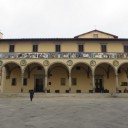 Stary szpital w Pistoi bez rusztowań