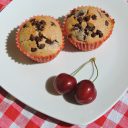 Pół żytnie babeczki z czereśniami i łezkami czekoladowymi