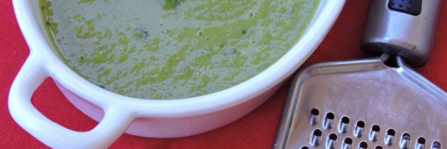 Zupa krem z zielonego groszku i mięty