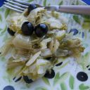 Duszona endywia z czarnymi oliwkami