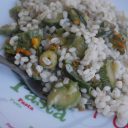 Orzotto z kwiatami cukinii