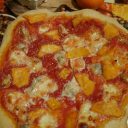 Pizza z gorogonzolą i kaki