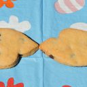 Wielkanoc i ciastka kruche z łezkami czekoladowymi