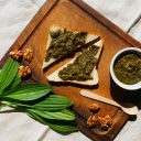 Pesto z babki lancetowatej