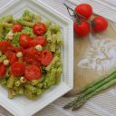 Sedanini z pesto szparagowym i pomidorkami