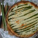 Słone ciasto ze szparagami i ricottą