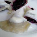 Kolacja z pierogami jagodowymi