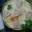 Słone ciasto na winie z farszem kalafiorowo – ricottowym