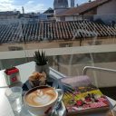 Środowa kawa w toskańskim słońcu