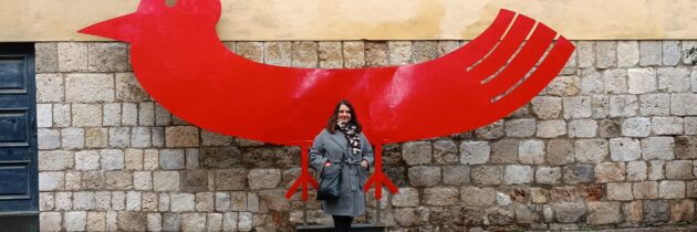 Giuliano Tomaino i jego czerwone rzeźby w Pontederze