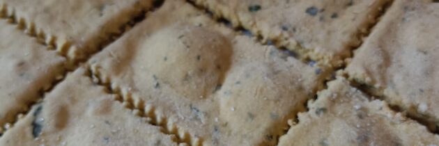 Krakersy z ciecierzycy